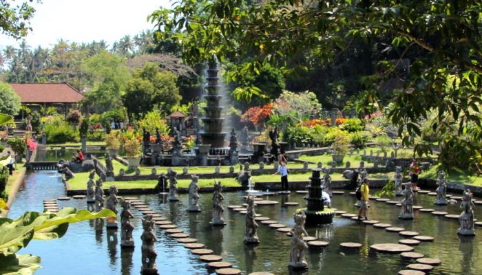 Menikmati Istana Air Tirta Gangga Water Palace Karangasem