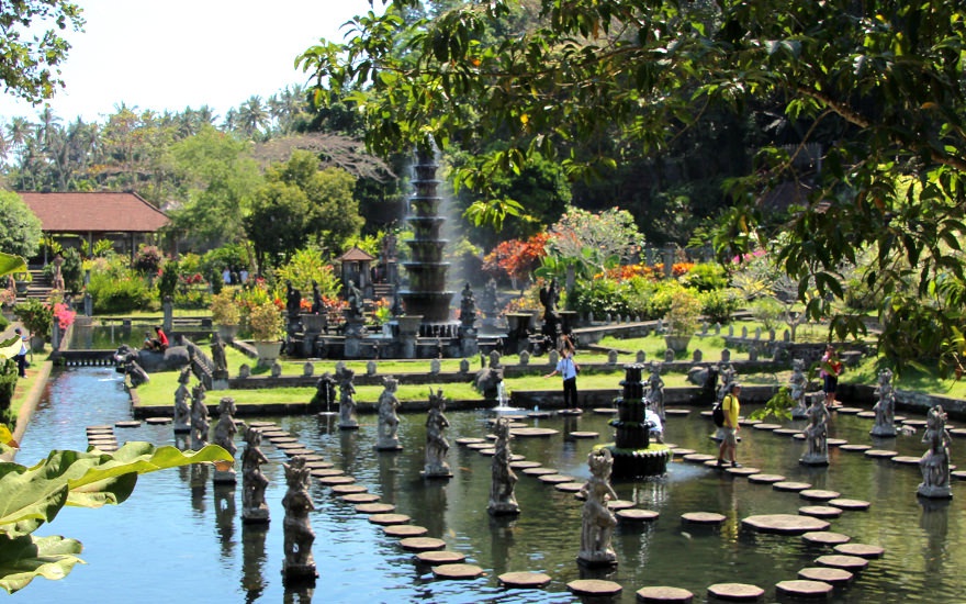 Menikmati Istana Air Tirta Gangga Water Palace Karangasem